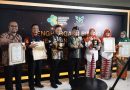 Wali Kota Depok Menerima Penghargaan STBM Award Tahun 2022 di Hotel Discovery Ancol,