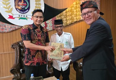 Ketua DPRD Kota Depok Ade Supriatna Sambut Hangat Kedatangan Ketua dan jamaah MT Balwan 