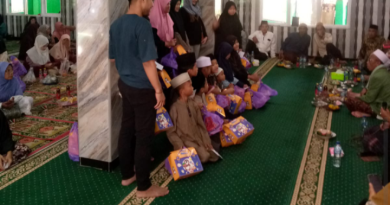 DKM Masjid Al-Ikhlas Mekarsari Salurkan Bantuan “Yatim Dan Dhuafa”