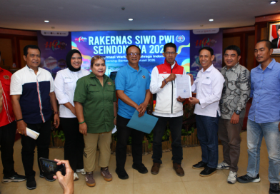Ketua Umum PWI Tekankan Soliditas dan Profesionalisme Wartawan Olahraga di Rakernas SIWO 2026